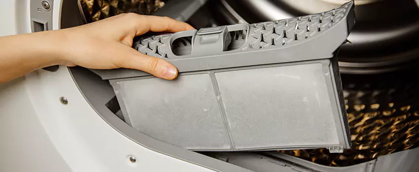 Signs Of A Clogged Dryer Lint Trap in Idylwood, Virginia